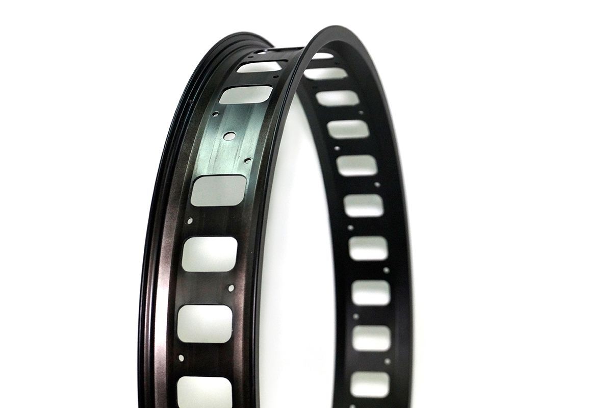 Обод MX-80S 24*32H, 80MM (Fatbike)шир-83,5мм,пос.шир-82мм,выс-22,5мм, черный с отверстиями Обод MX-80S 24*32H, 80MM (Fatbike)шир-83,5мм,пос.шир-82мм,выс-22,5мм, черный с отверстиями